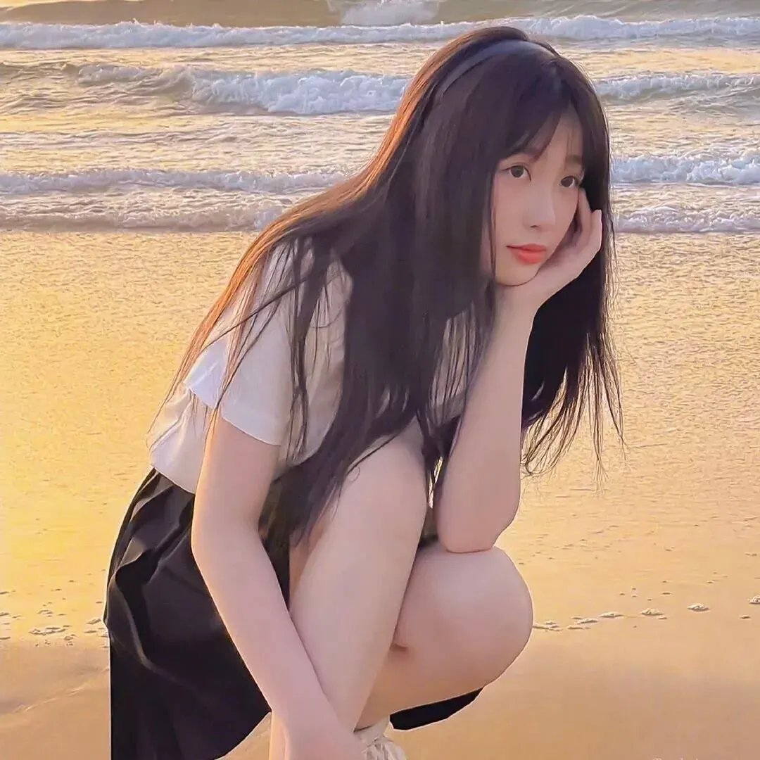照片里的伴娘
